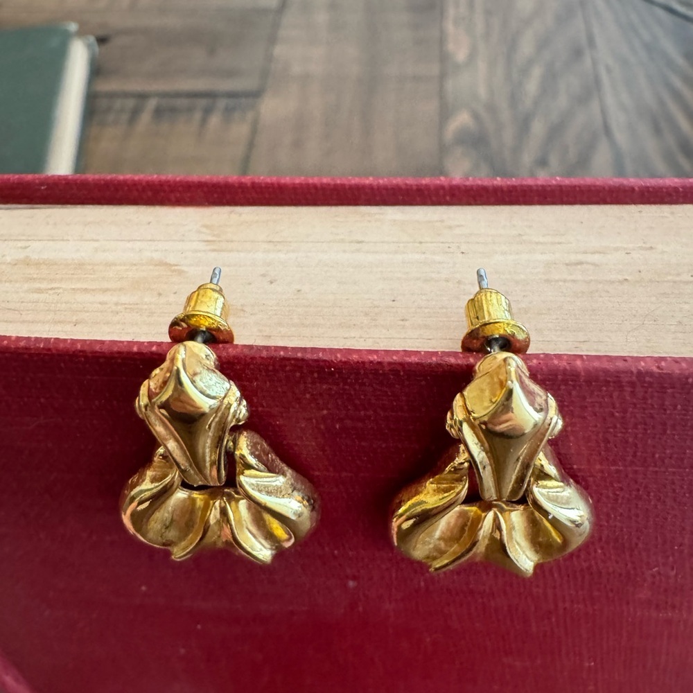 Vintage 1990s Gold Tone Drop Earrings, Door Knocker Earrings, Old Money Earrings - Picture 5 of 10